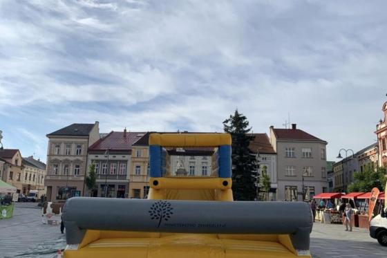 Kombajn nafukovací atrakce