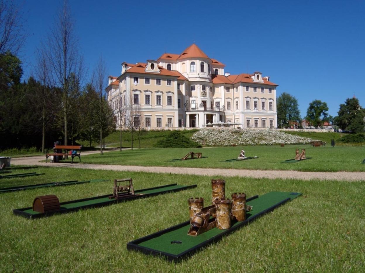 Středověký minigolf